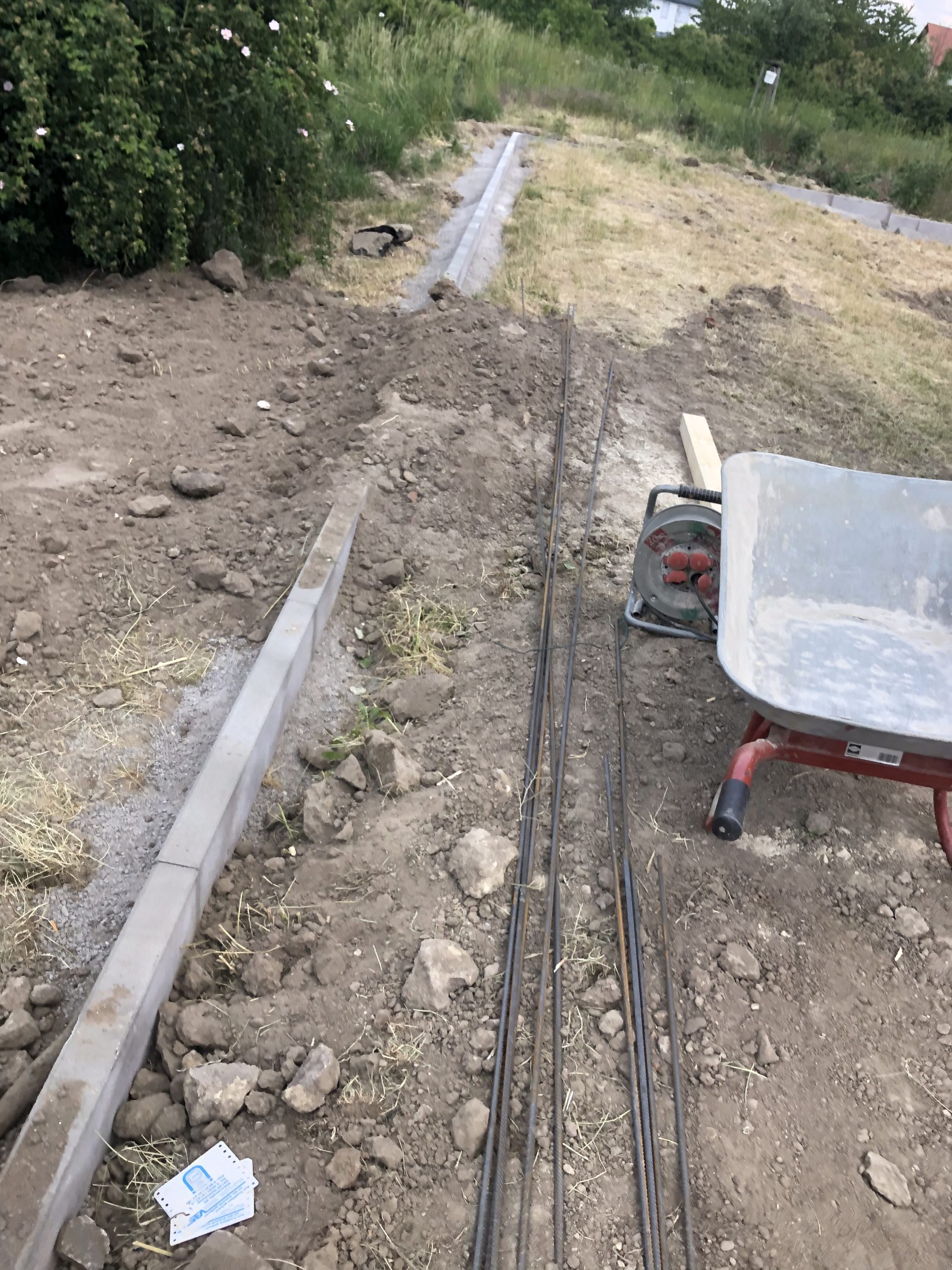 Tiefborde mit Rückenstütze – Kai Schumann Bau Bauunternehmung Pater